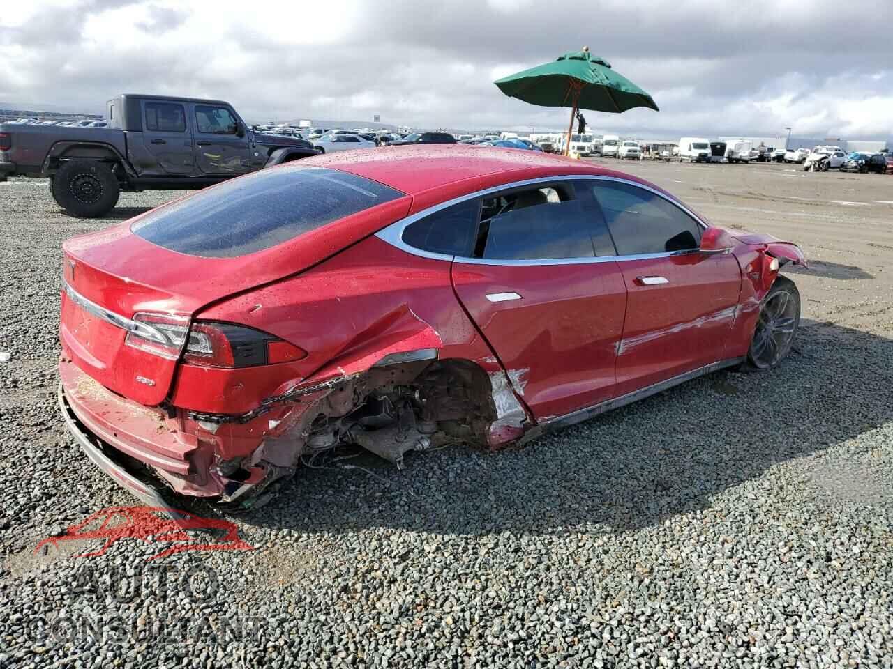 TESLA MODEL S 2015 - 5YJSA1E23FF115854
