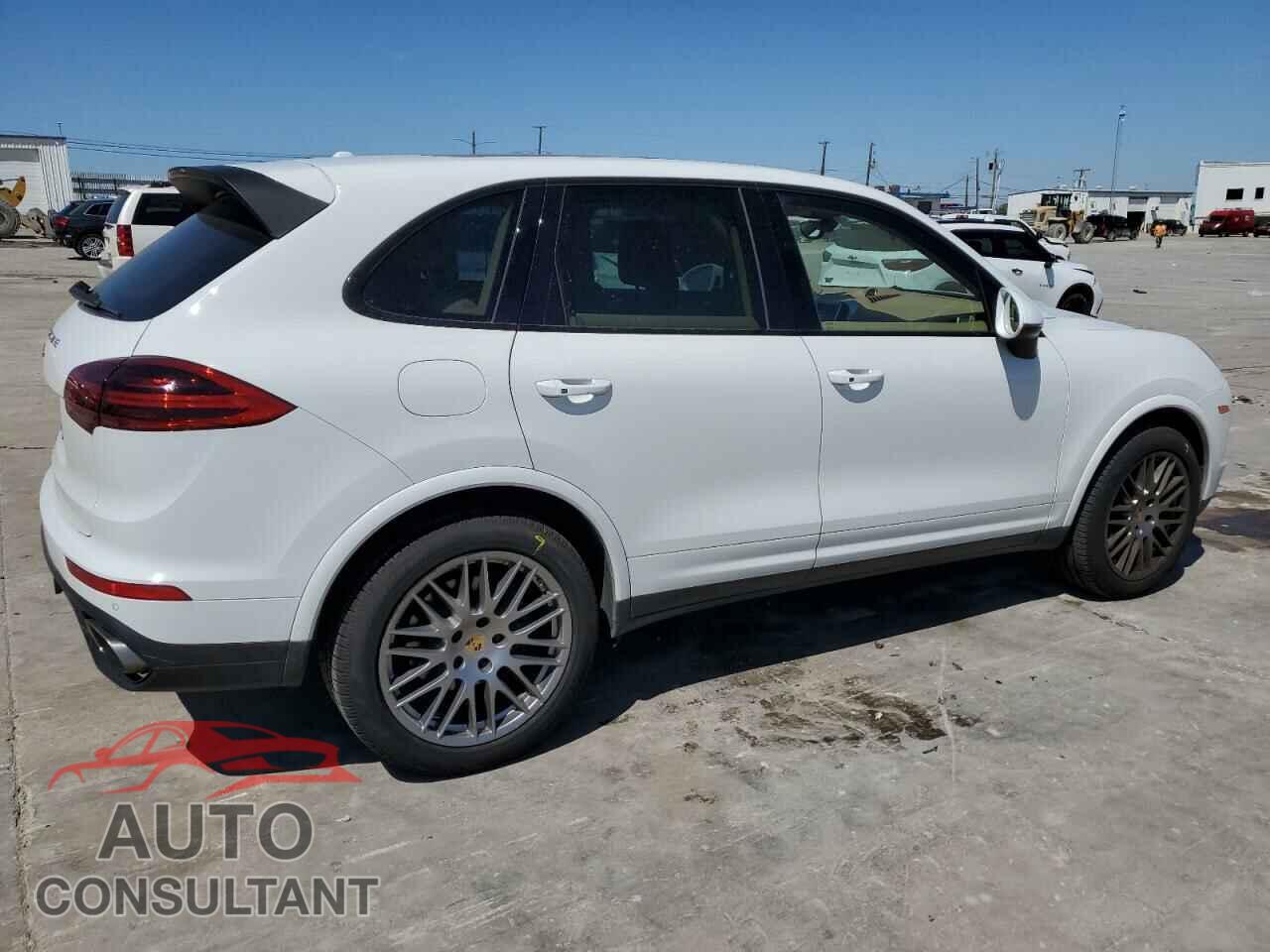 PORSCHE CAYENNE 2017 - WP1AA2A22HKA82633