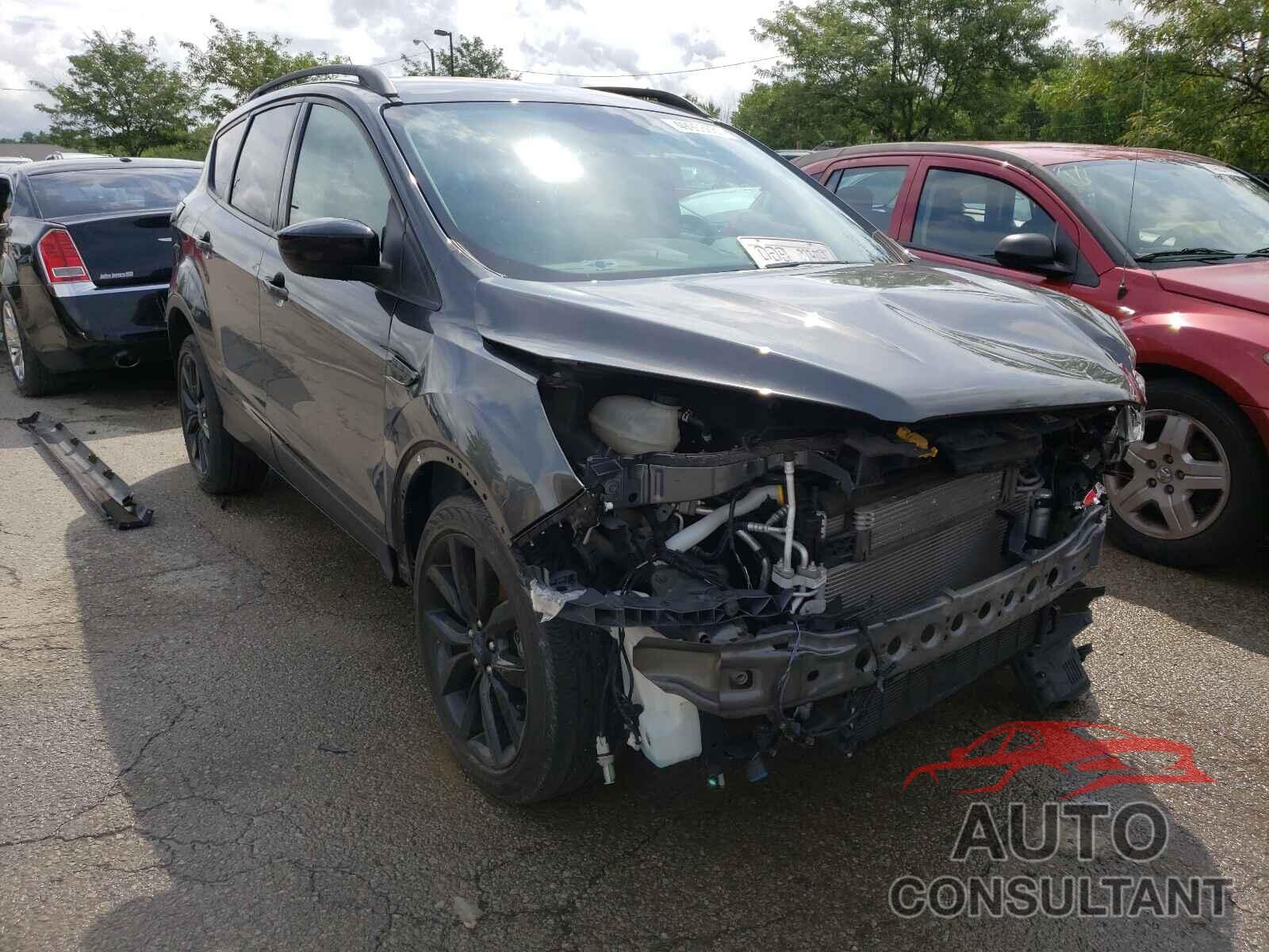 FORD ESCAPE 2017 - 1FMCU0GD6HUC32922