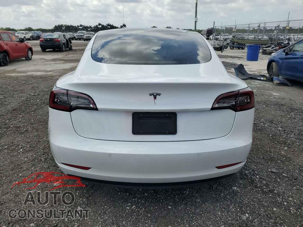 TESLA MODEL 3 2021 - 5YJ3E1EAXMF046092