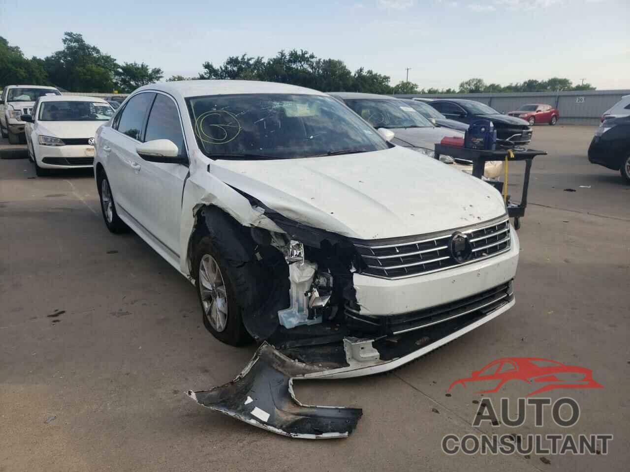 VOLKSWAGEN PASSAT 2017 - 1VWAT7A35HC048467