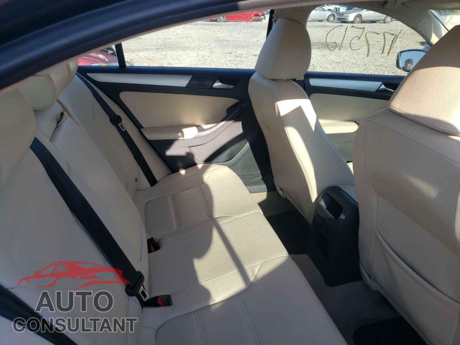 VOLKSWAGEN JETTA 2012 - 3VWLL7AJ6CM331846