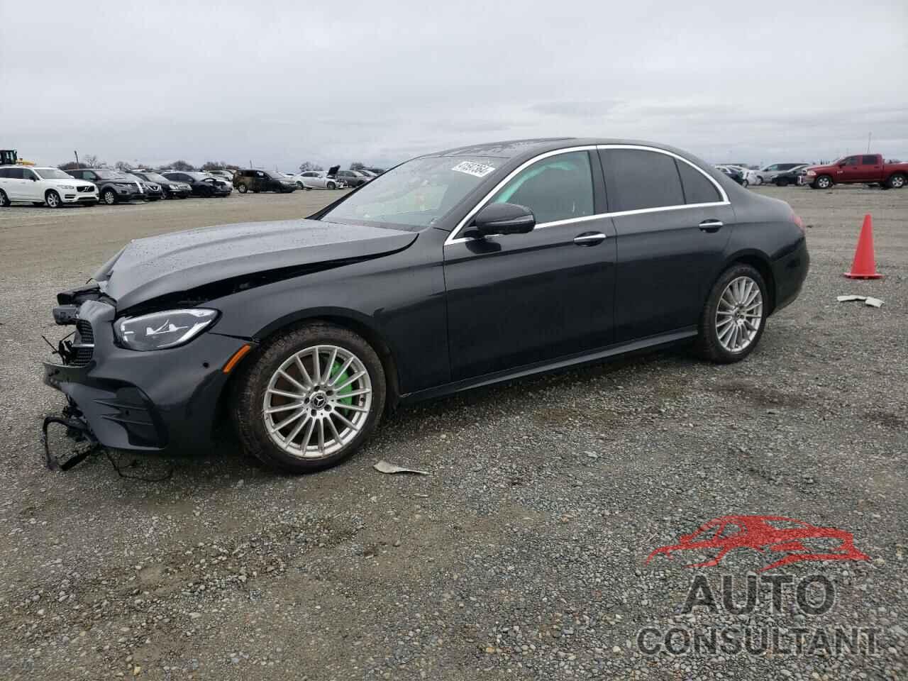 MERCEDES-BENZ E-CLASS 2022 - W1KZF8DB1NB064761