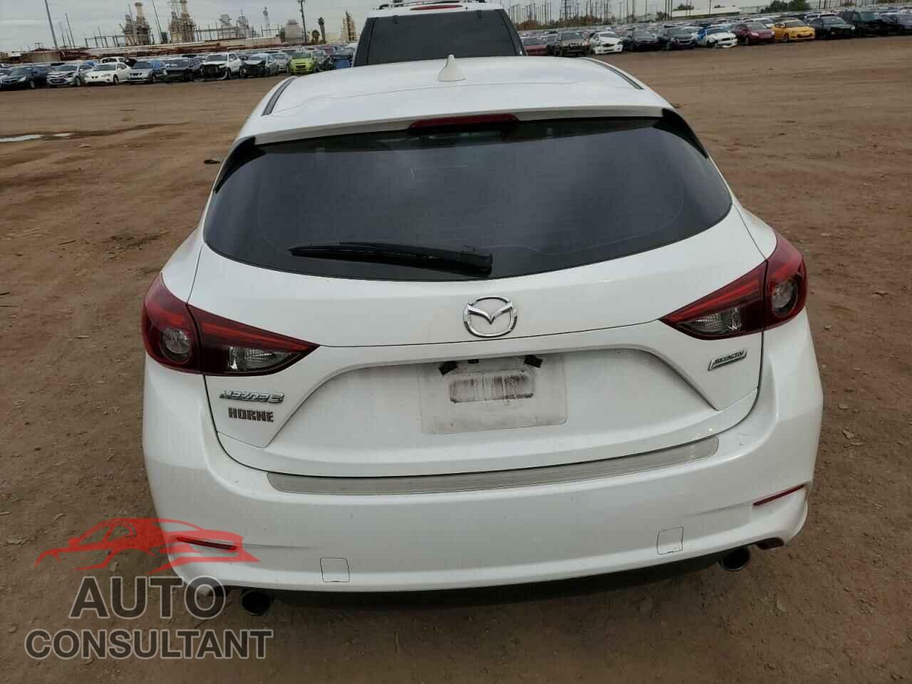 MAZDA 3 2018 - 3MZBN1M34JM165551