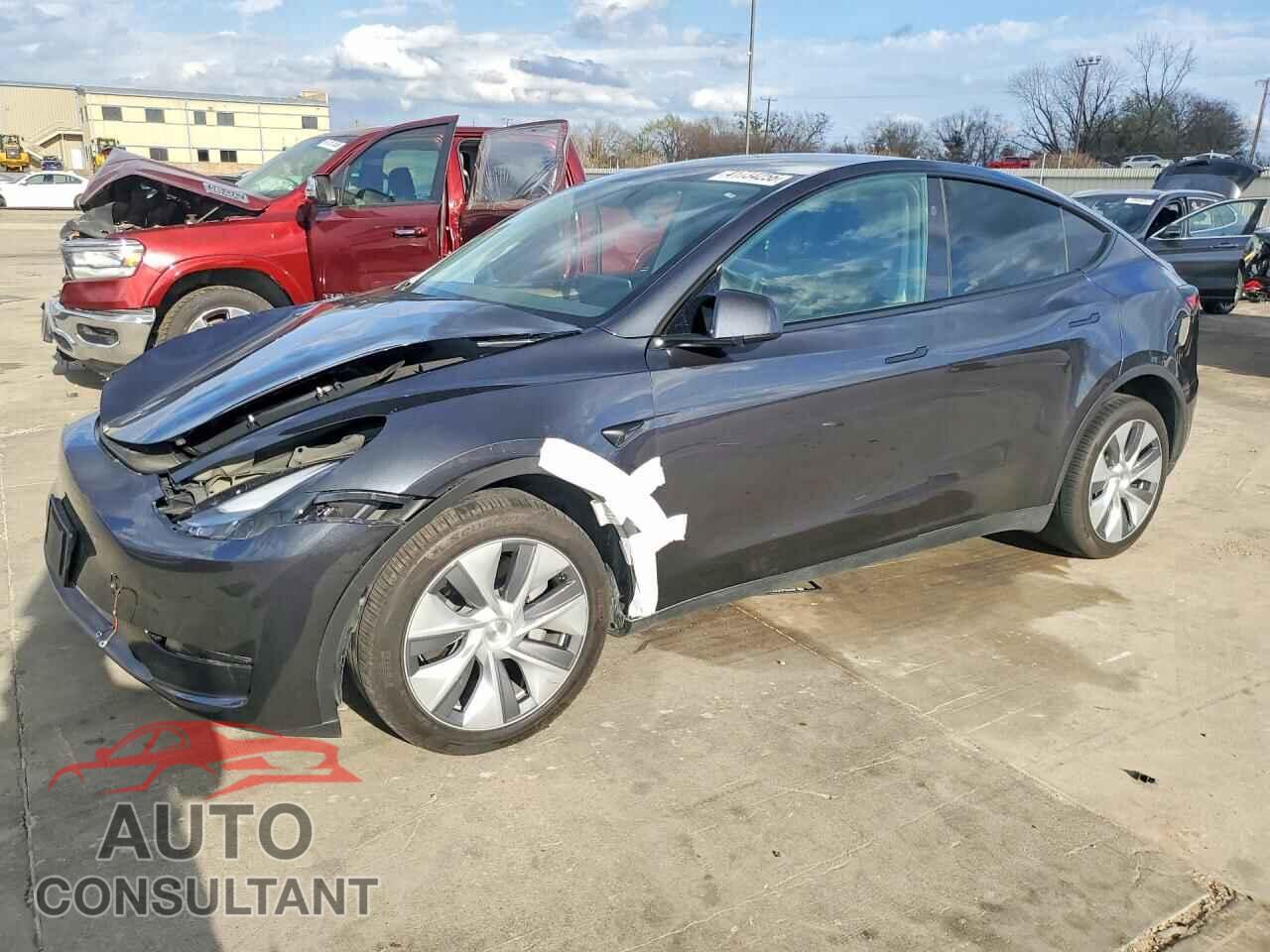 TESLA MODEL Y 2024 - 7SAYGDEE1RA267950