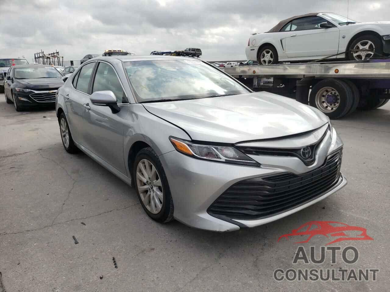 TOYOTA CAMRY 2018 - 4T1B11HK4JU066428