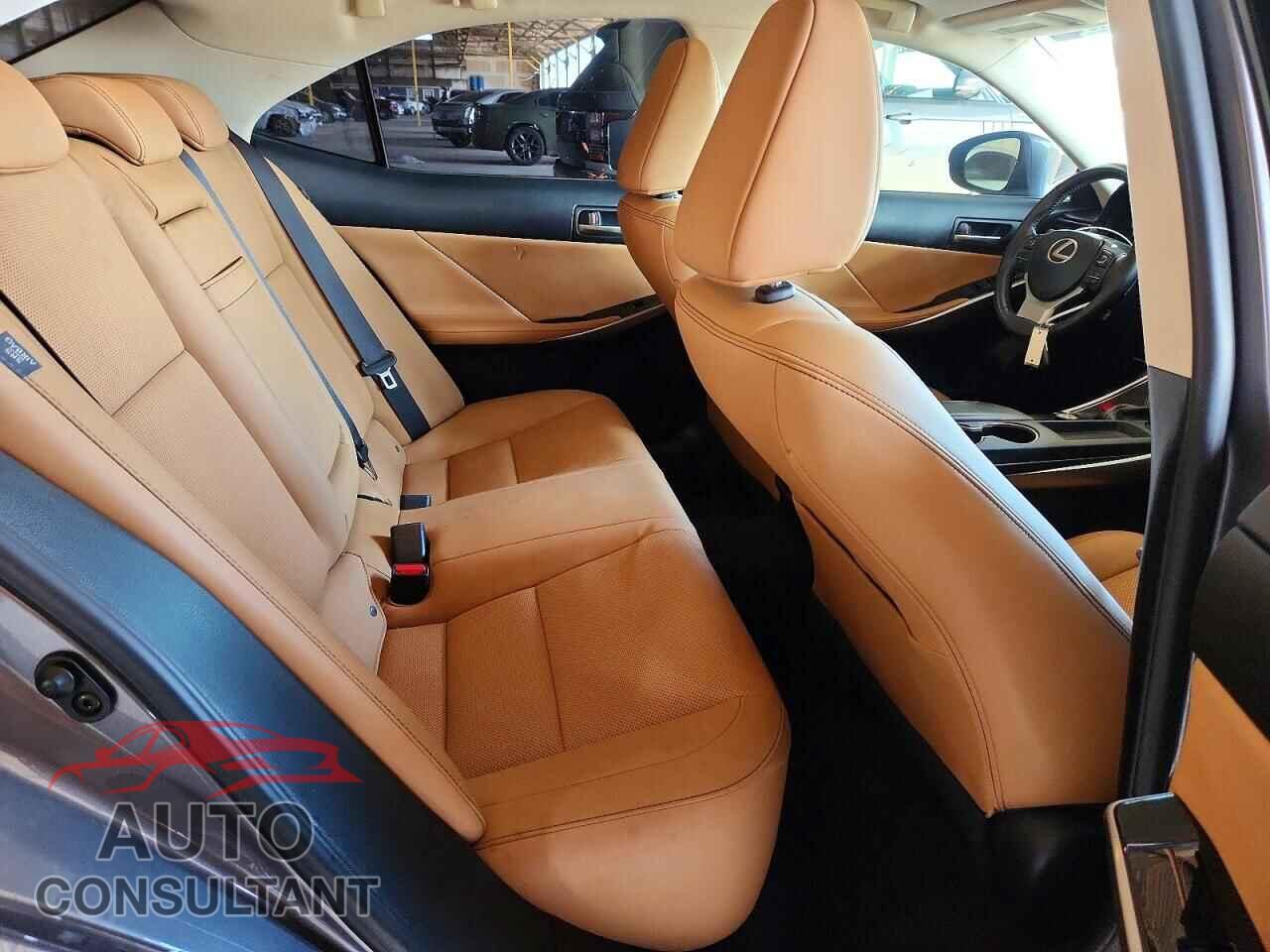 LEXUS IS 300 2020 - JTHAA1D22L5106586