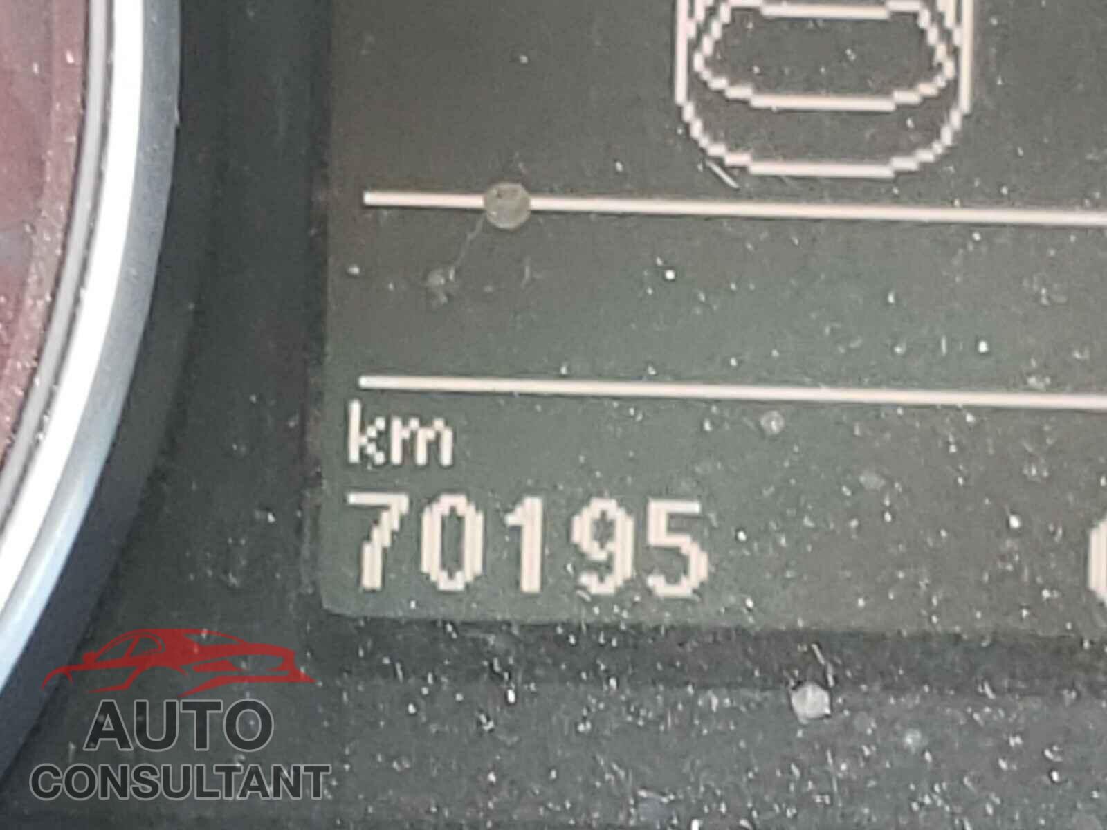 VOLKSWAGEN PASSAT 2017 - 1VWAT7A33HC041758