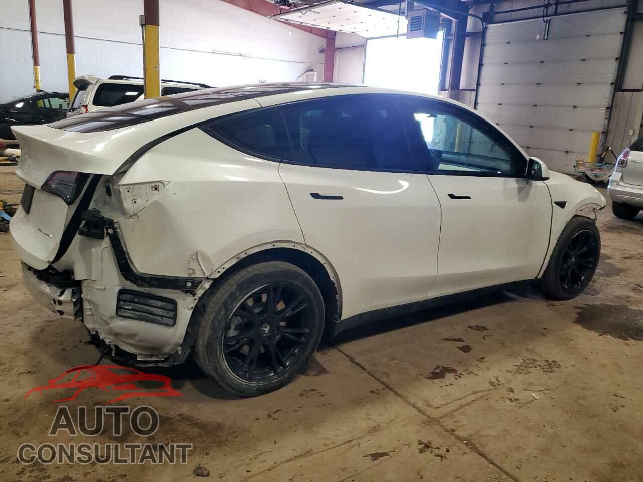 TESLA MODEL Y 2021 - 5YJYGDEEXMF062992