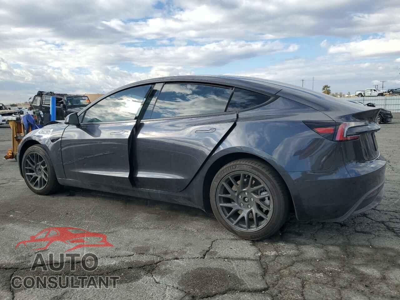 TESLA MODEL 3 2024 - 5YJ3E1EA1RF846836