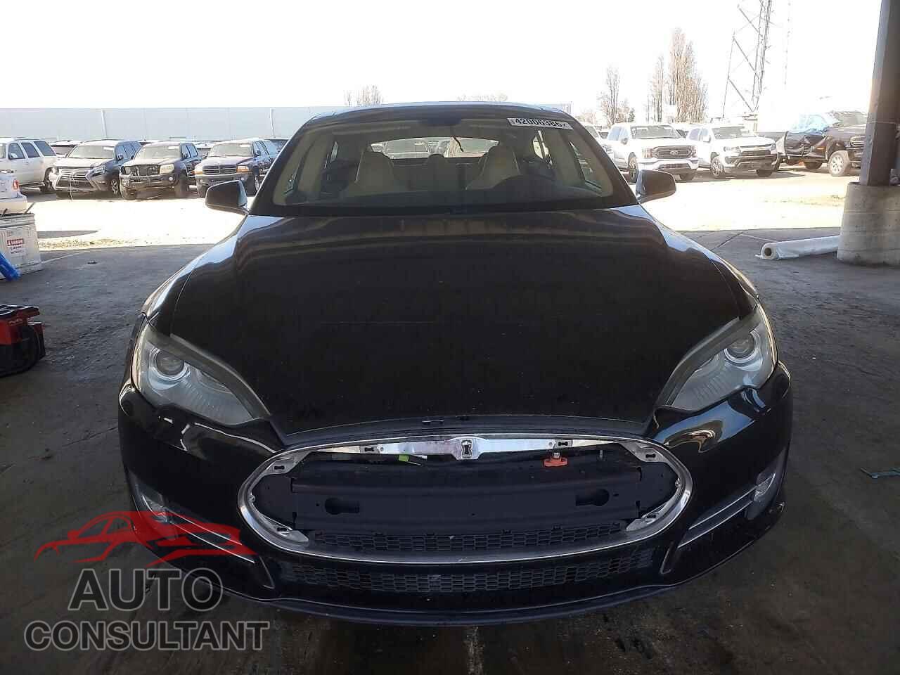 TESLA MODEL S 2013 - 5YJSA1AC1DFP10729