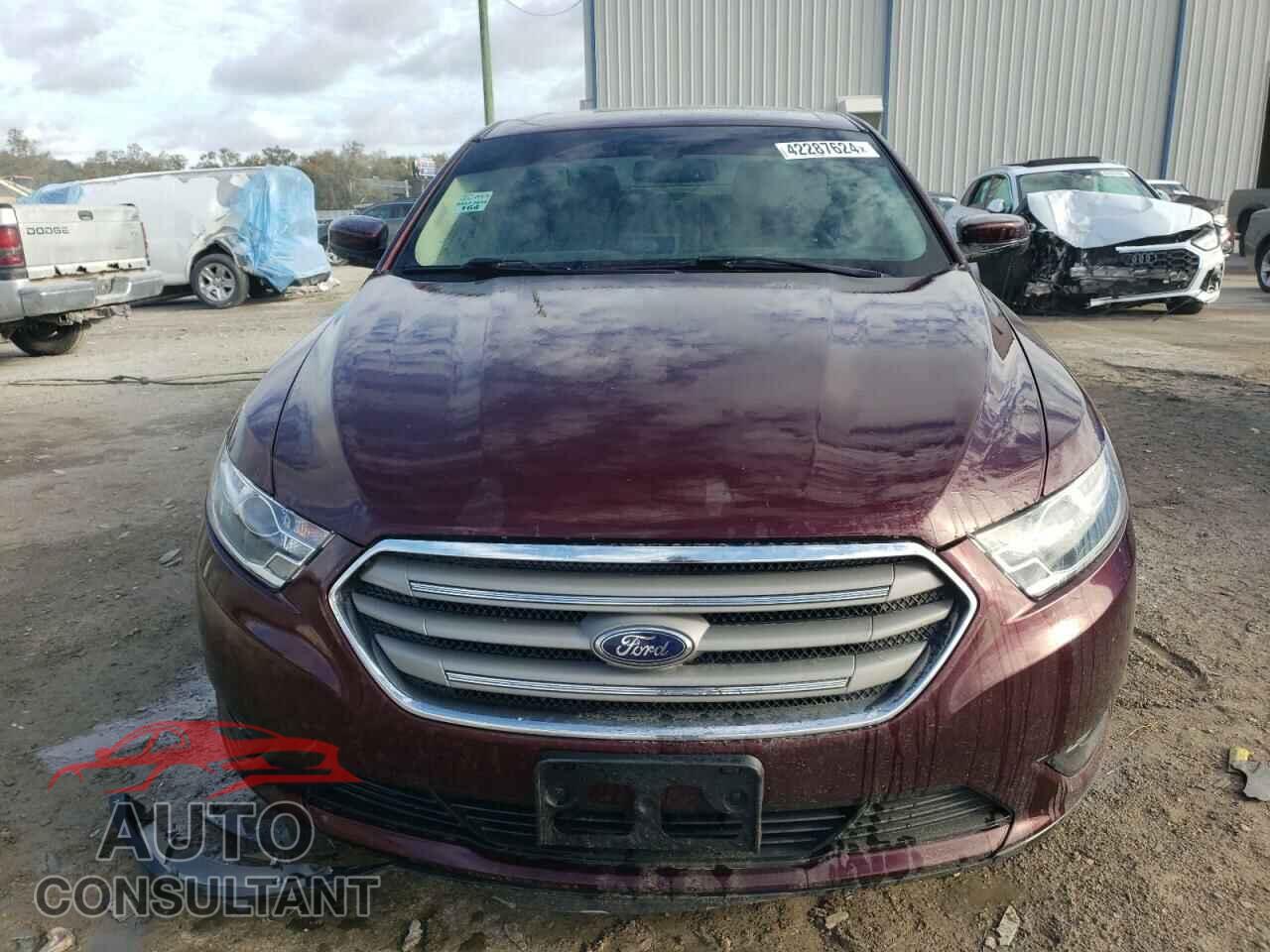 FORD TAURUS 2018 - 1FAHP2E81JG117271