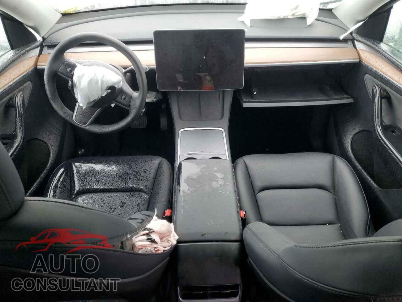 TESLA MODEL Y 2024 - 7SAYGDEE8RF167265