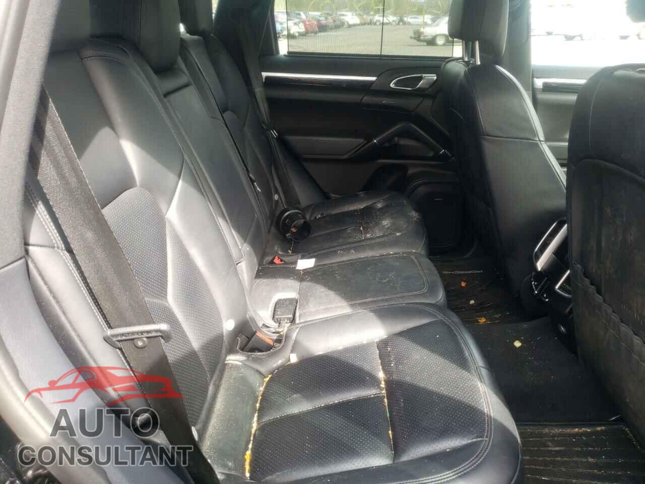PORSCHE CAYENNE 2016 - WP1AA2A2XGKA14143