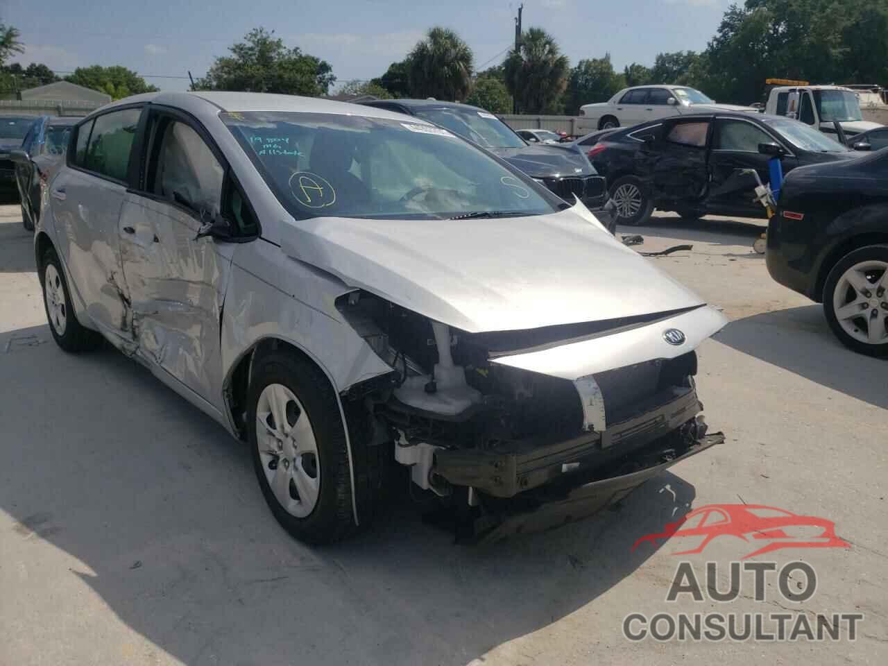 KIA FORTE 2017 - KNAFK5A89H5717661