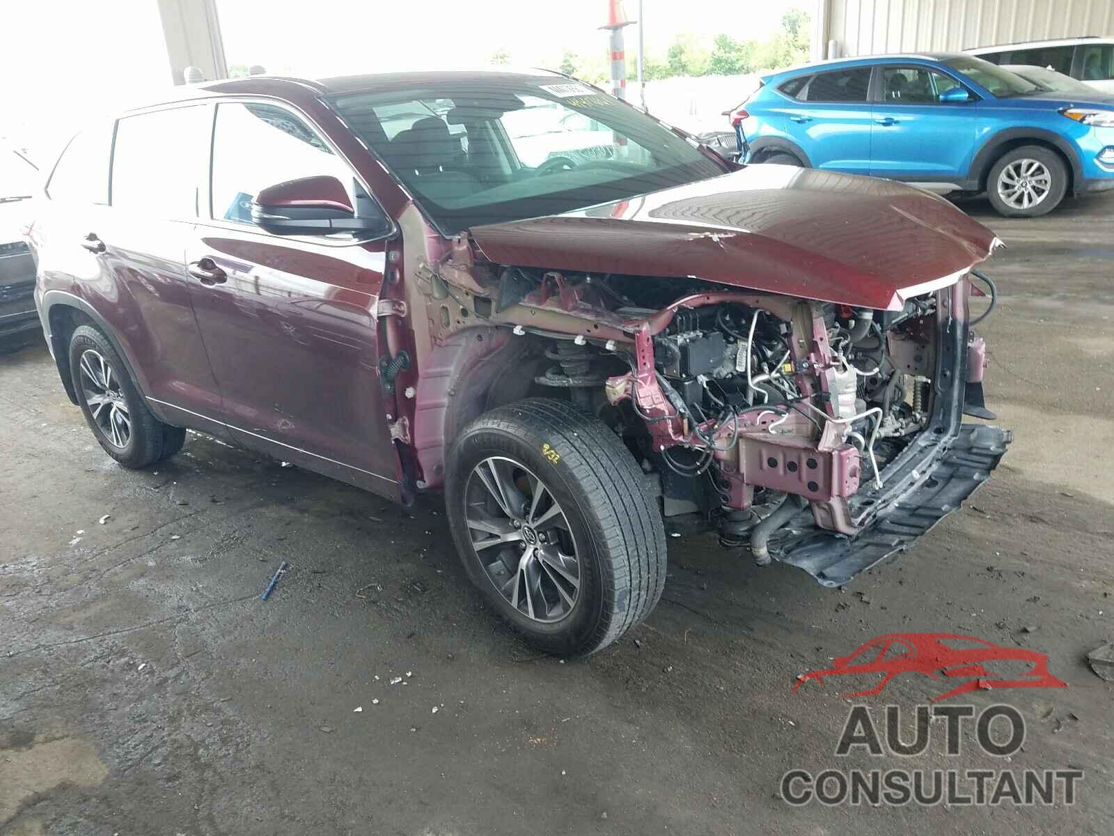 TOYOTA HIGHLANDER 2018 - 5TDBZRFH0JS877070
