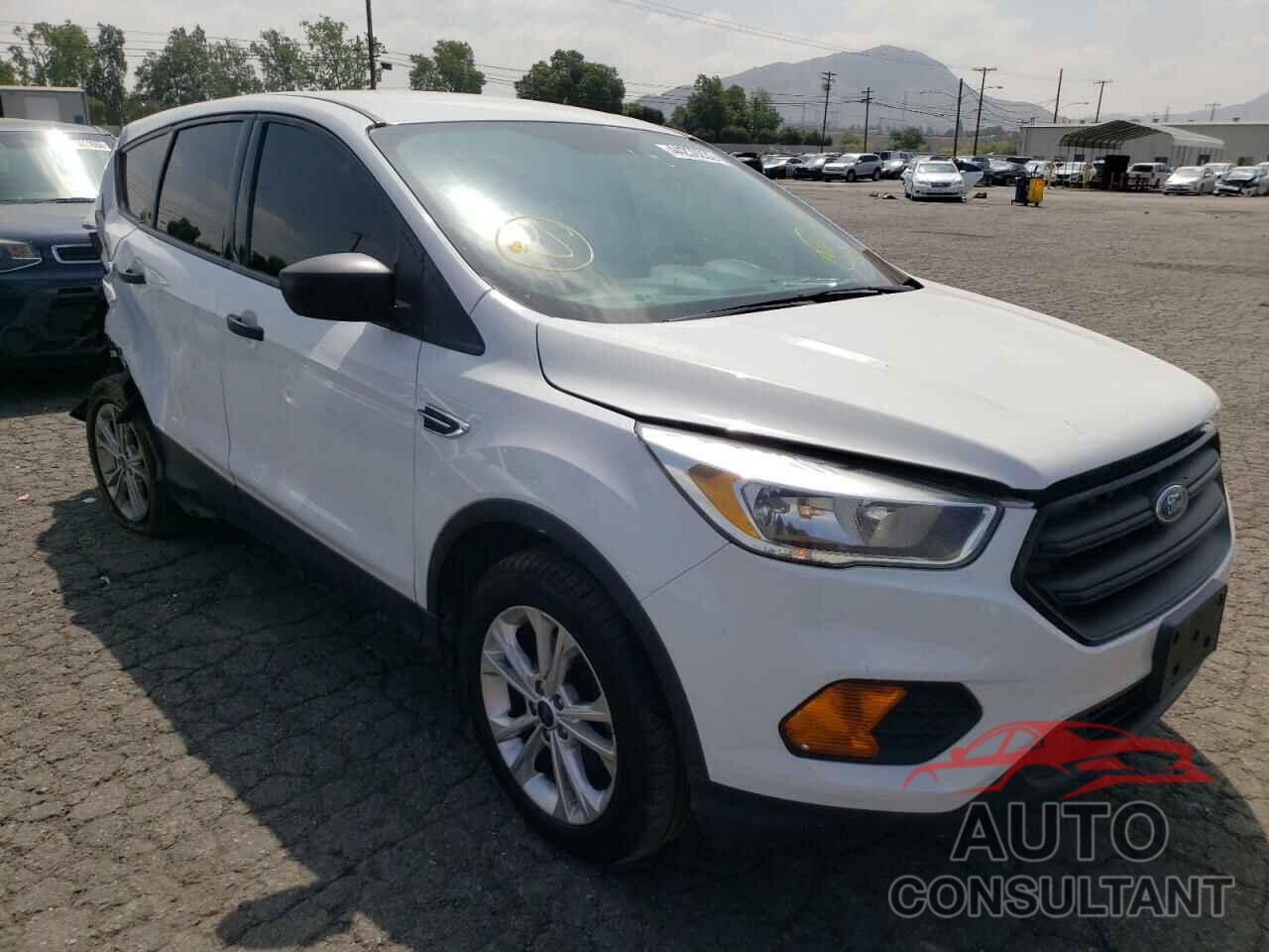 FORD ESCAPE 2017 - 1FMCU0F71HUB15938