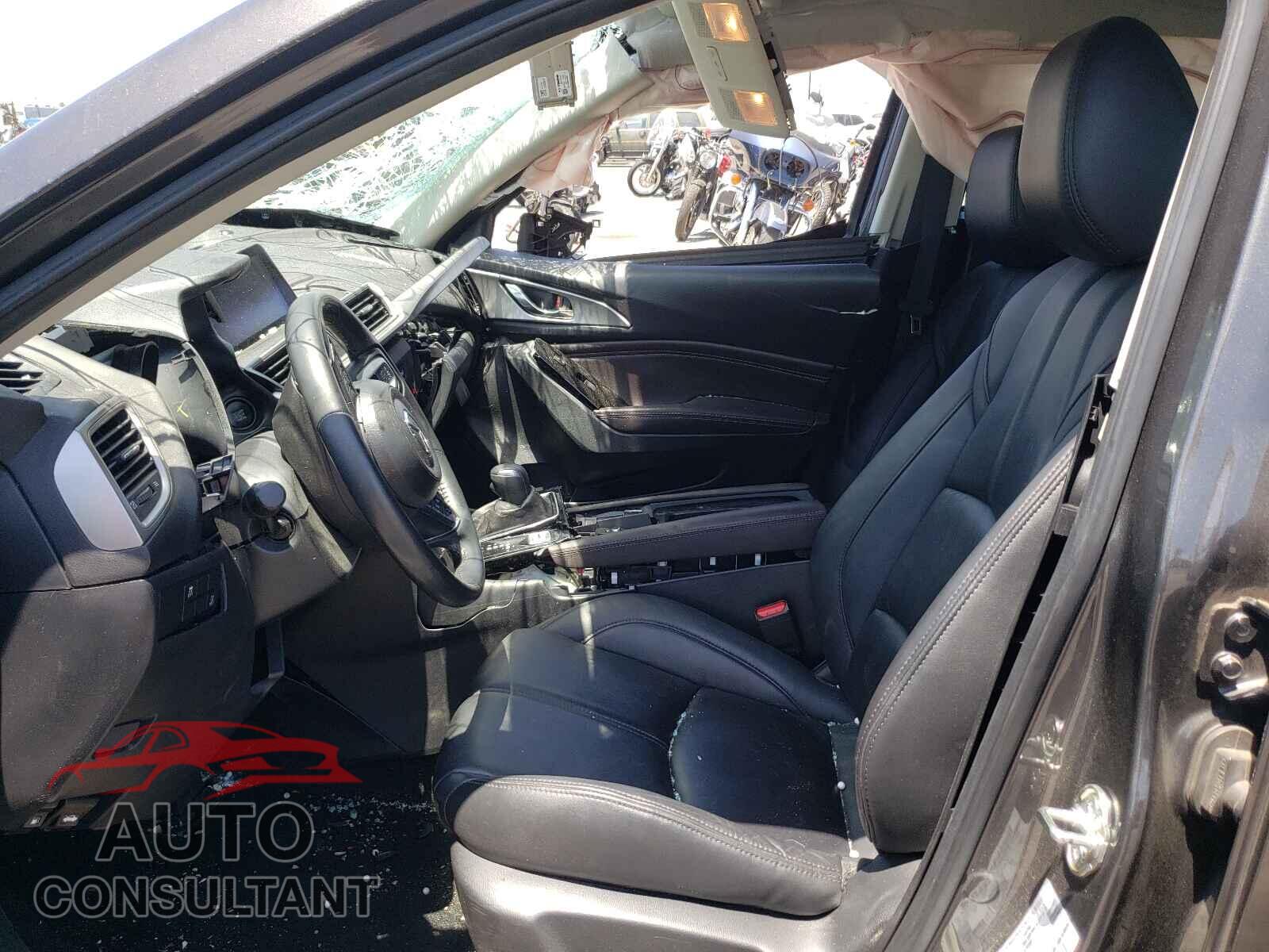 MAZDA 3 2017 - 3MZBN1L73HM153566
