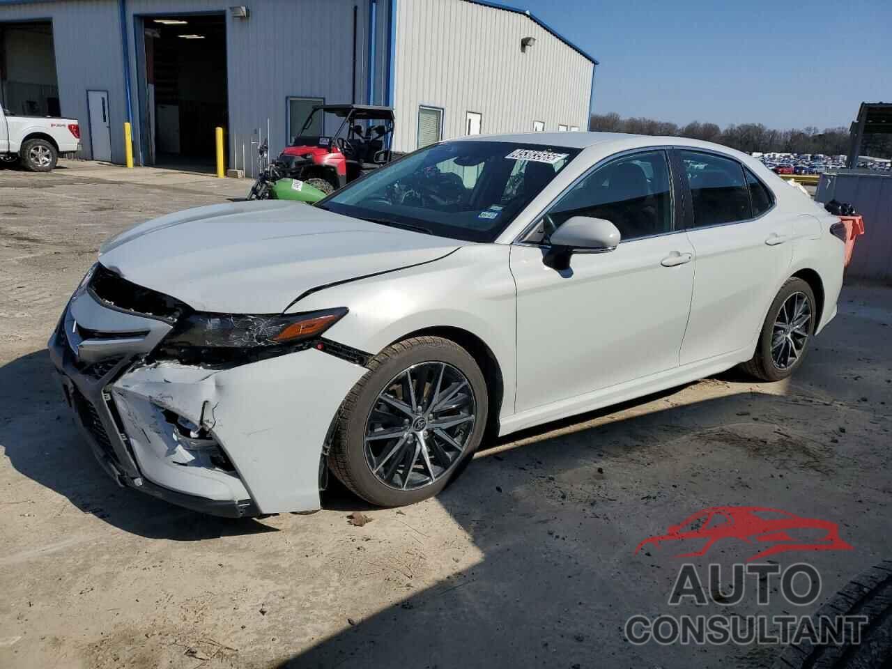 TOYOTA CAMRY 2022 - 4T1G11AK0NU041712
