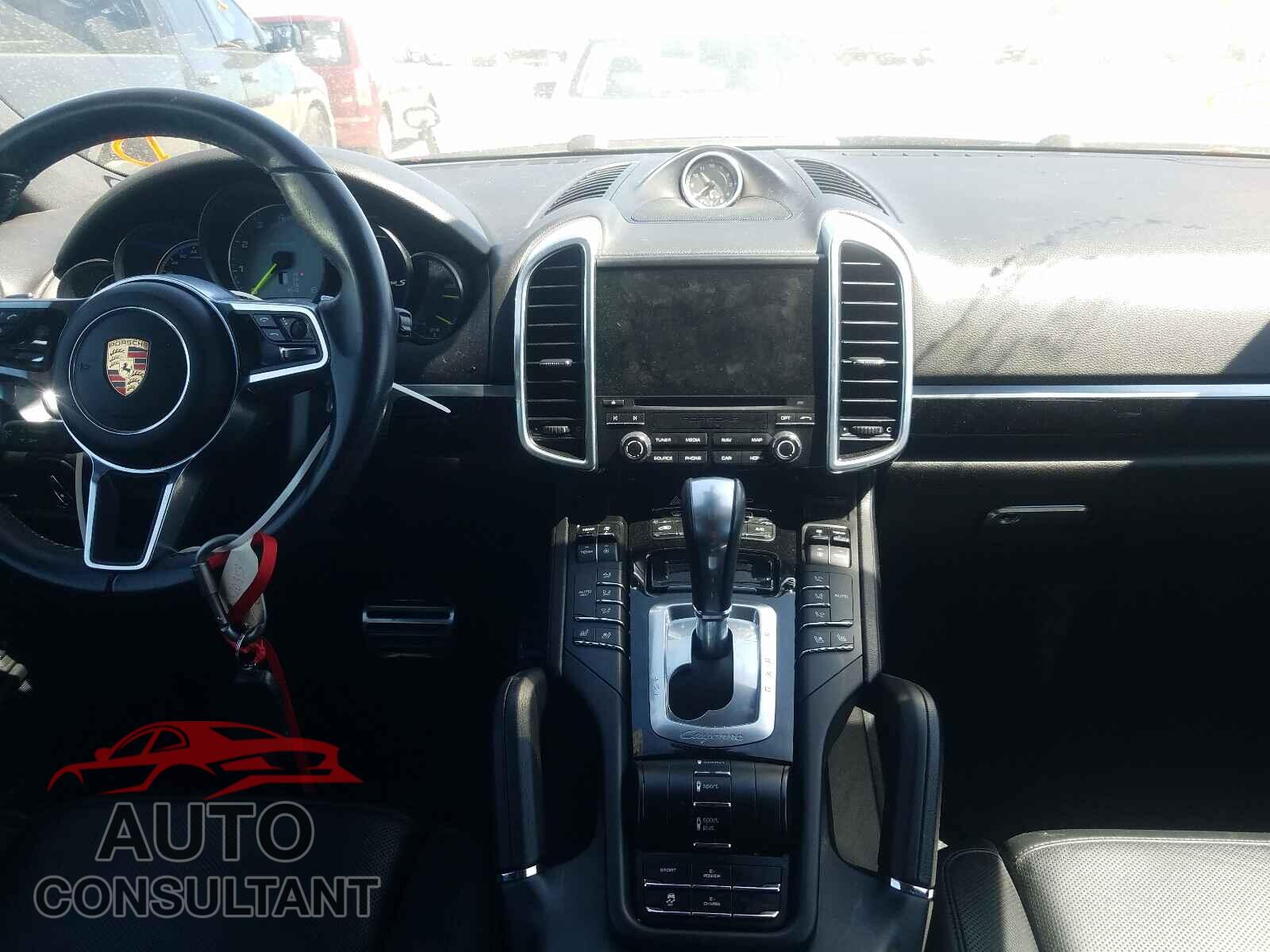 PORSCHE CAYENNE 2017 - WP1AE2A21HLA76515