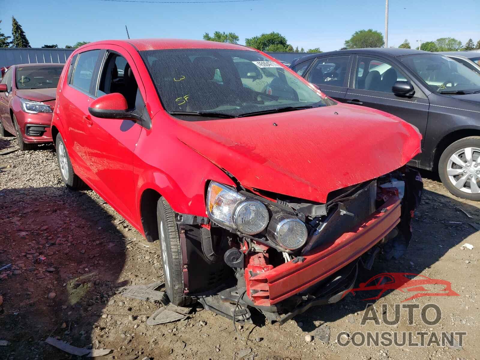 CHEVROLET SONIC 2016 - 1G1JC6SB5G4159802