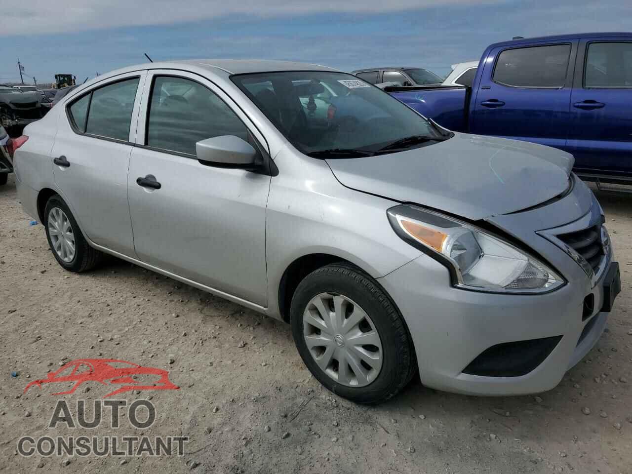 NISSAN VERSA 2017 - 3N1CN7AP1HL858839