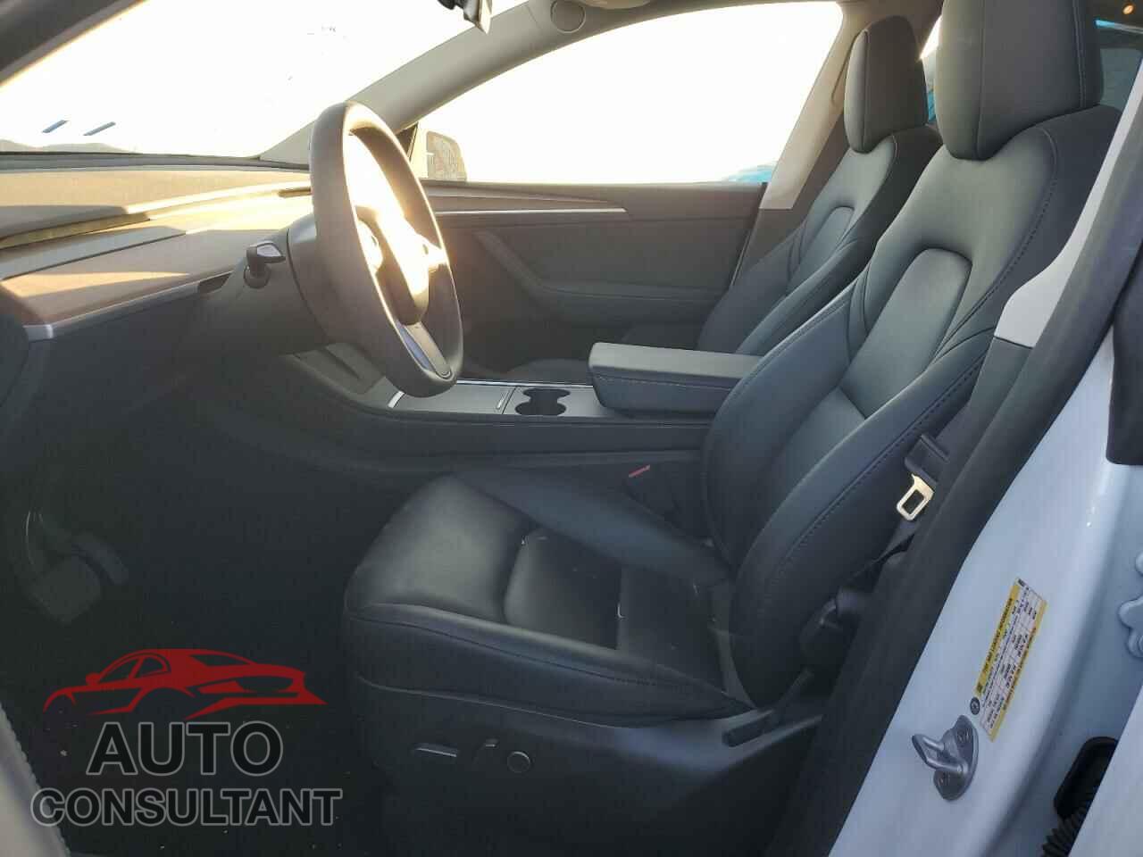 TESLA MODEL Y 2024 - 7SAYGAEE5RF036521