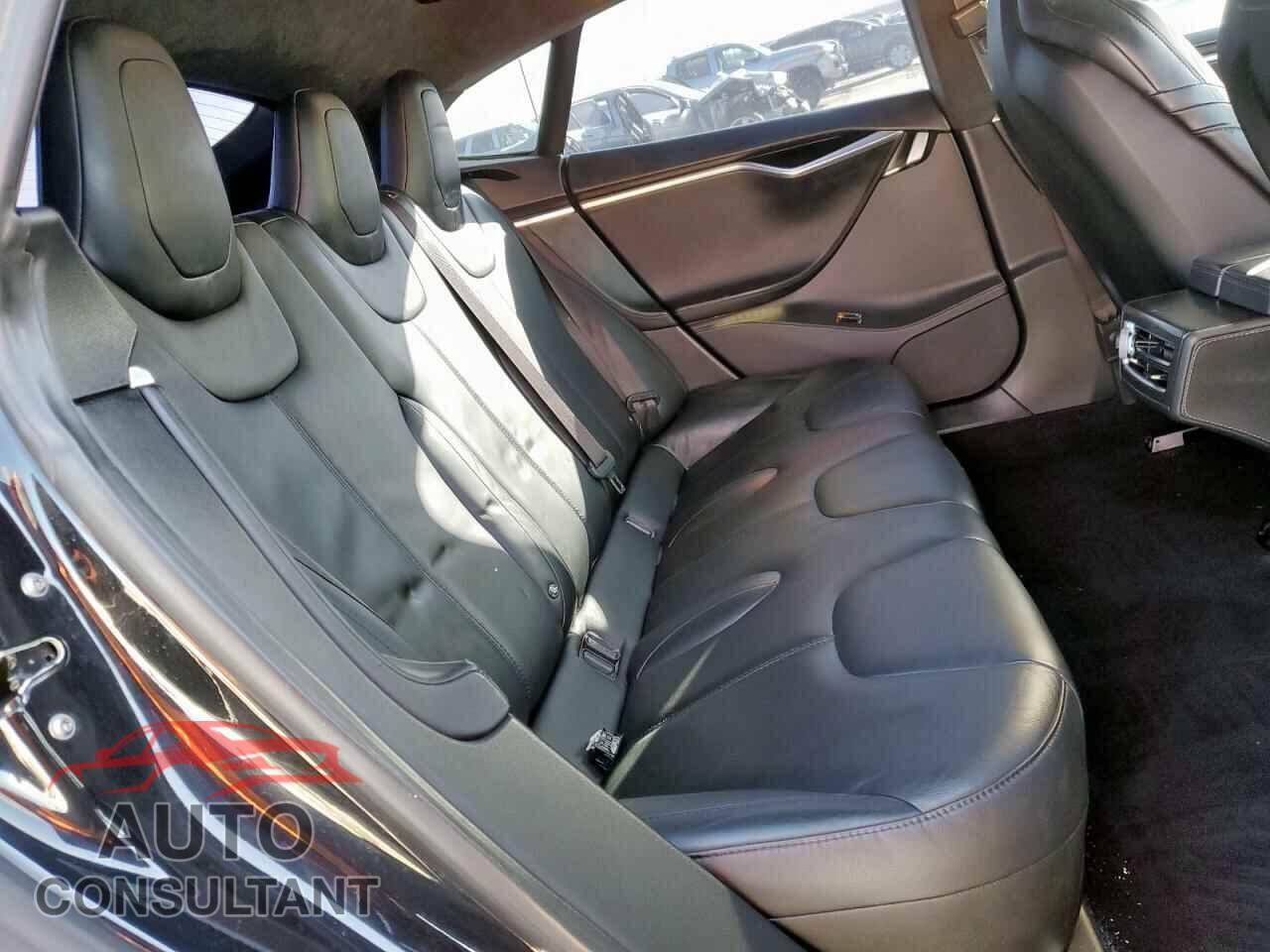 TESLA MODEL S 2015 - 5YJSA1E22FF105817