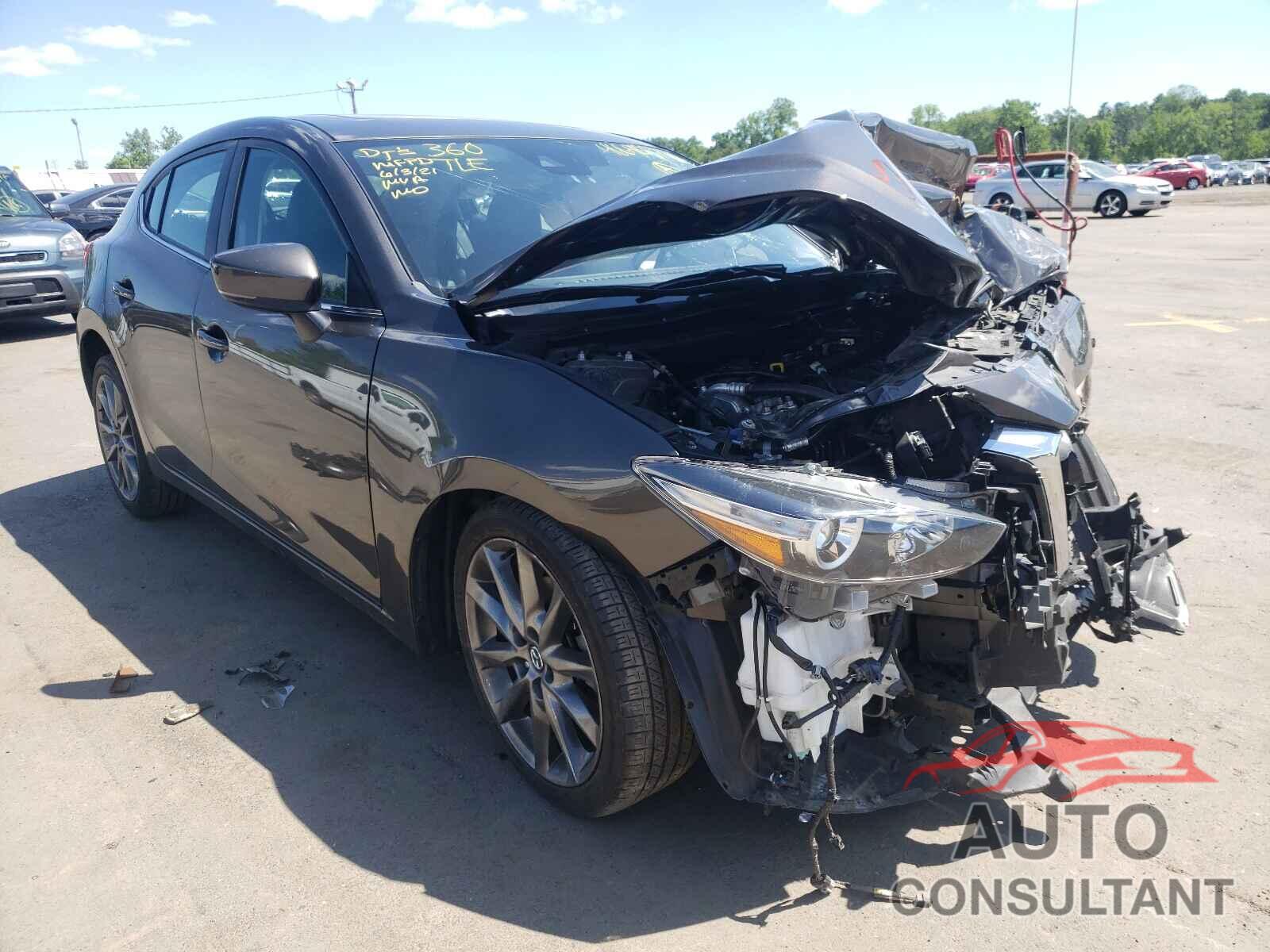 MAZDA 3 2018 - 3MZBN1L35JM193974