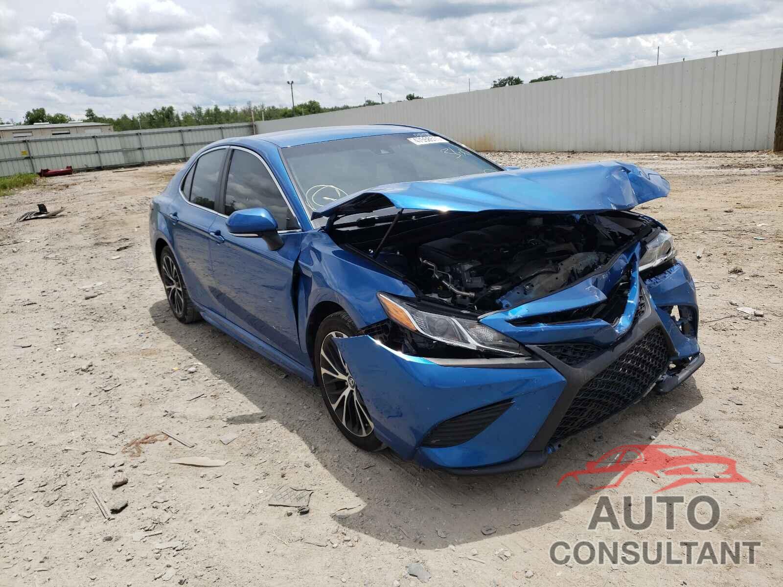 TOYOTA CAMRY 2018 - 4T1B11HK1JU086667