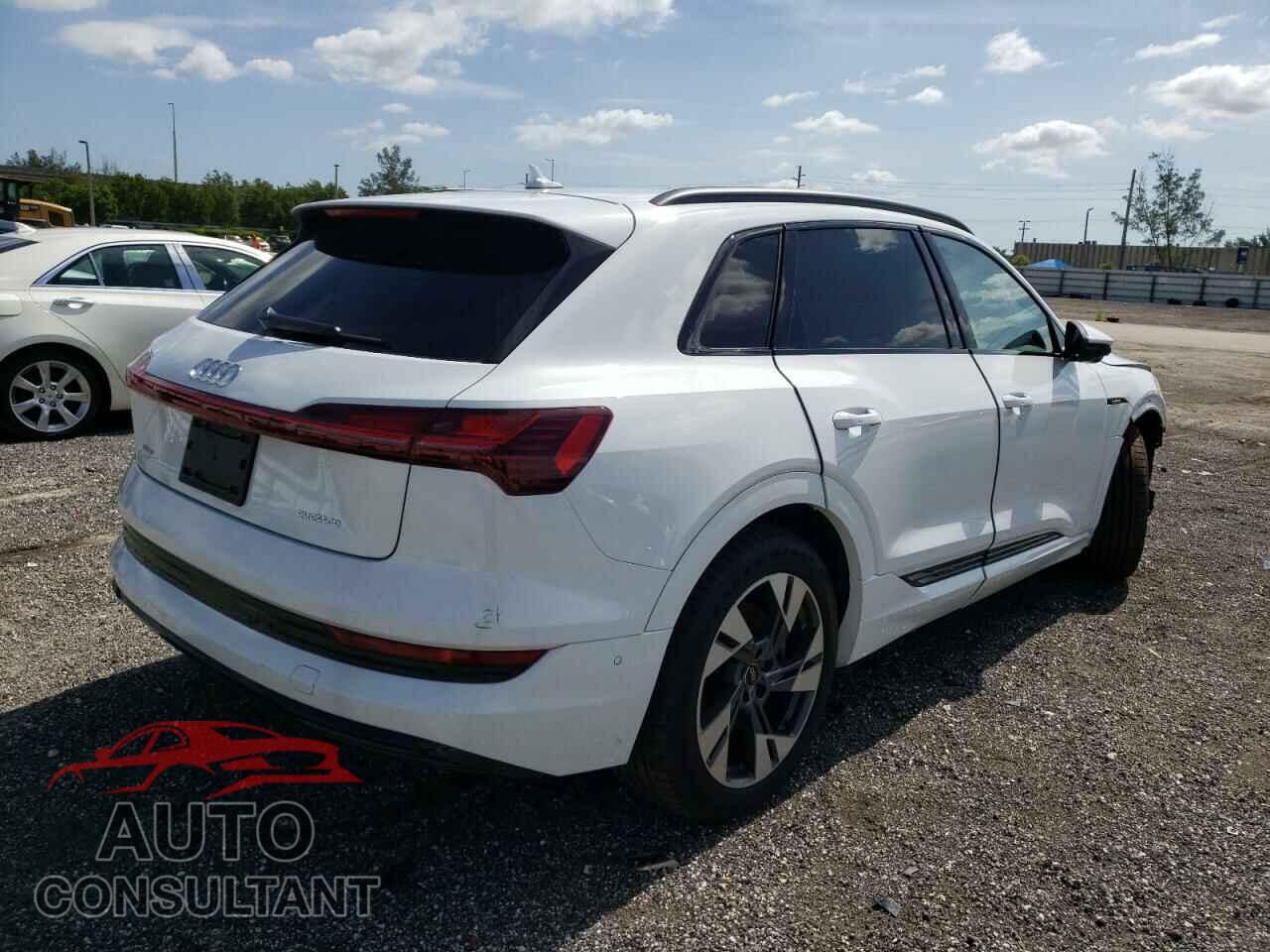 AUDI E-TRON 2021 - WA1AAAGE6MB031752