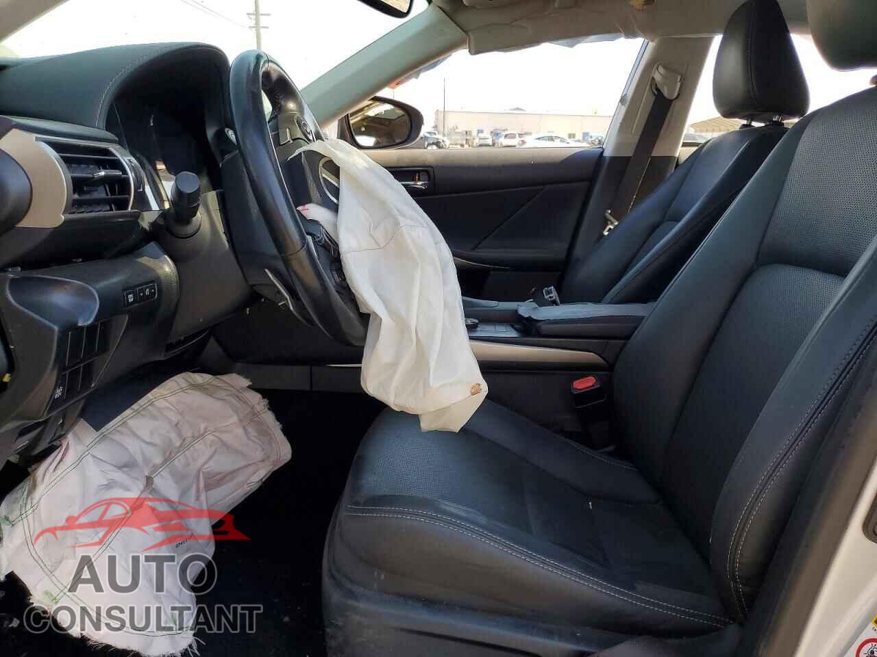 LEXUS IS 2015 - JTHBF1D27F5054432