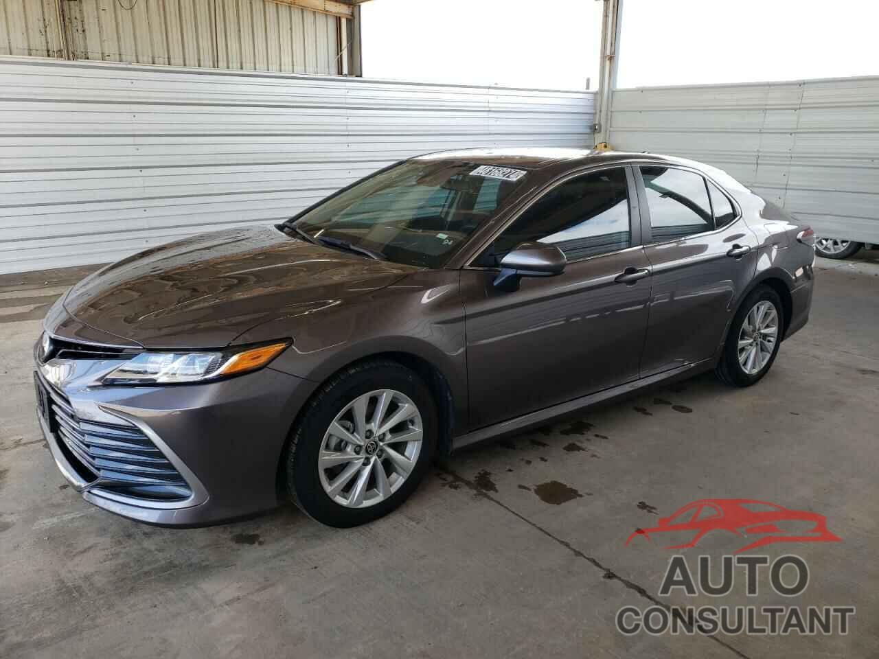 TOYOTA CAMRY 2022 - 4T1C11AK3NU655216