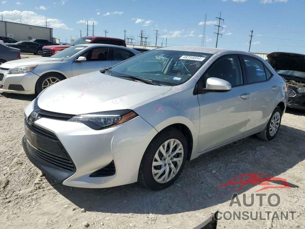 TOYOTA COROLLA 2018 - 5YFBURHE2JP802283