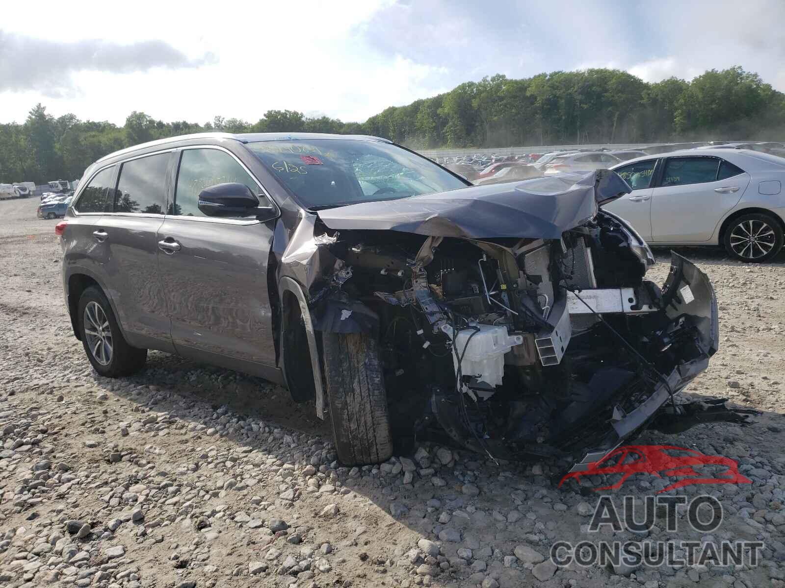 TOYOTA HIGHLANDER 2019 - 5TDJZRFH7KS570945
