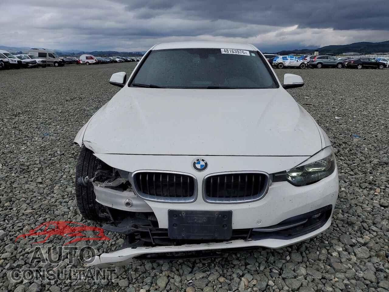 BMW 3 SERIES 2016 - WBA8E9G55GNU27615