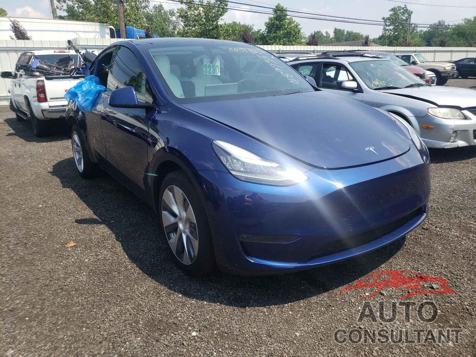 TESLA MODEL Y 2021 - 5YJYGDEE4MF066276