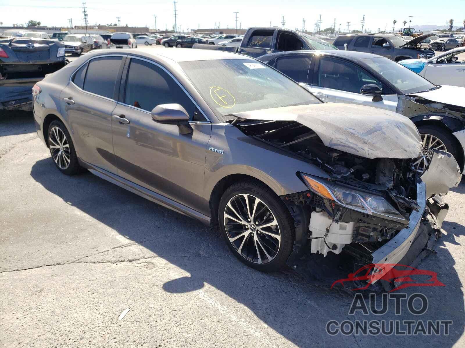 TOYOTA CAMRY 2018 - 4T1B21HK4JU507925