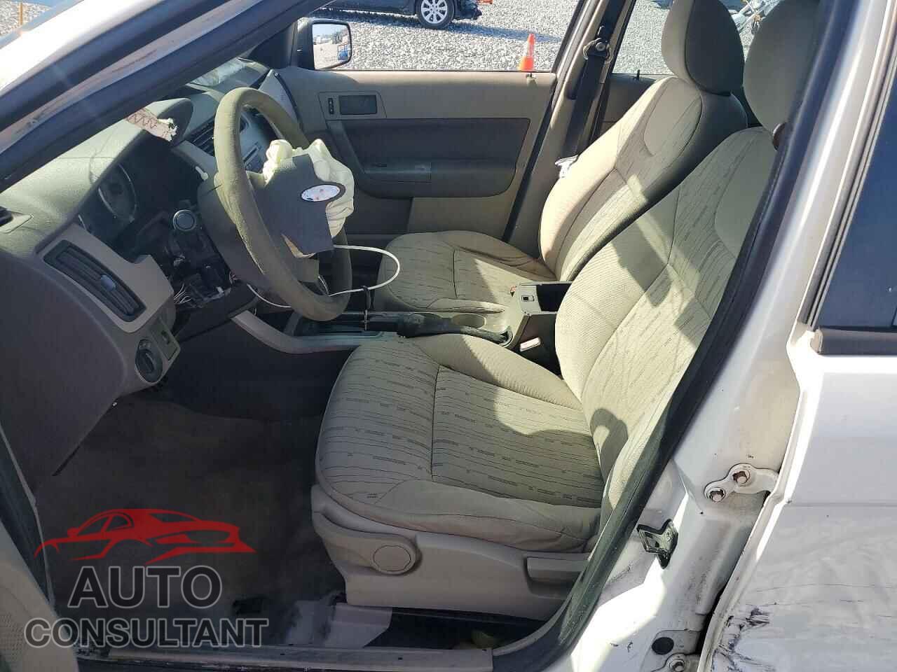 FORD FOCUS 2009 - 1FAHP35N19W110012