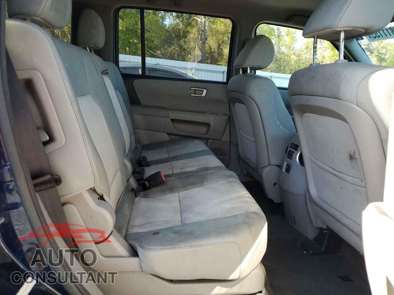 HONDA PILOT 2013 - 5FNYF4H23DB058321