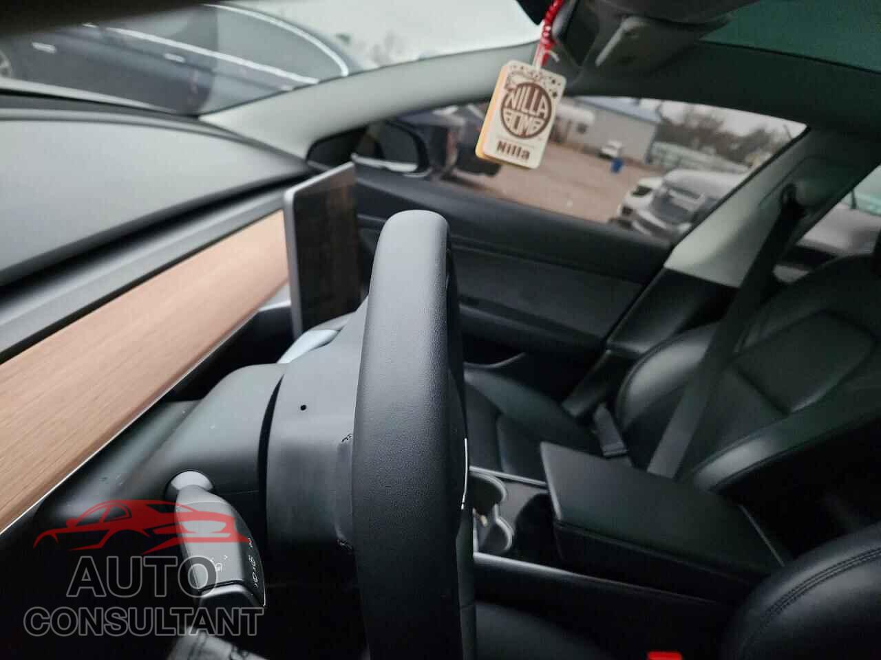 TESLA MODEL 3 2020 - 5YJ3E1EA3LF609255