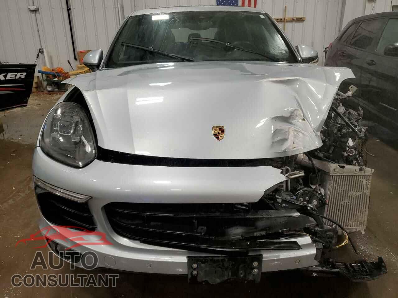 PORSCHE CAYENNE 2017 - WP1AB2A27HLA52924