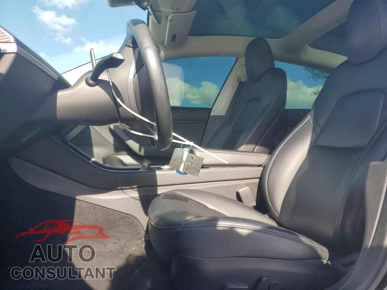 TESLA MODEL 3 2019 - 5YJ3E1EA2KF306594