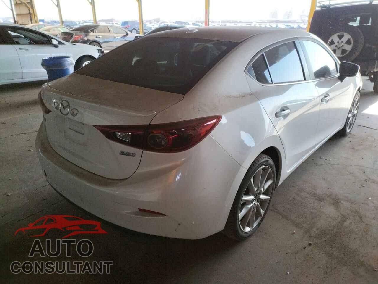 MAZDA 3 2017 - 3MZBN1W30HM128522