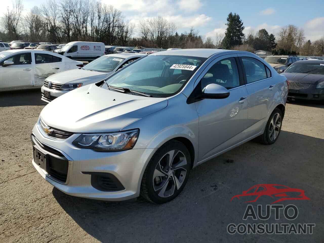 CHEVROLET SONIC 2018 - 1G1JF5SB7J4106298