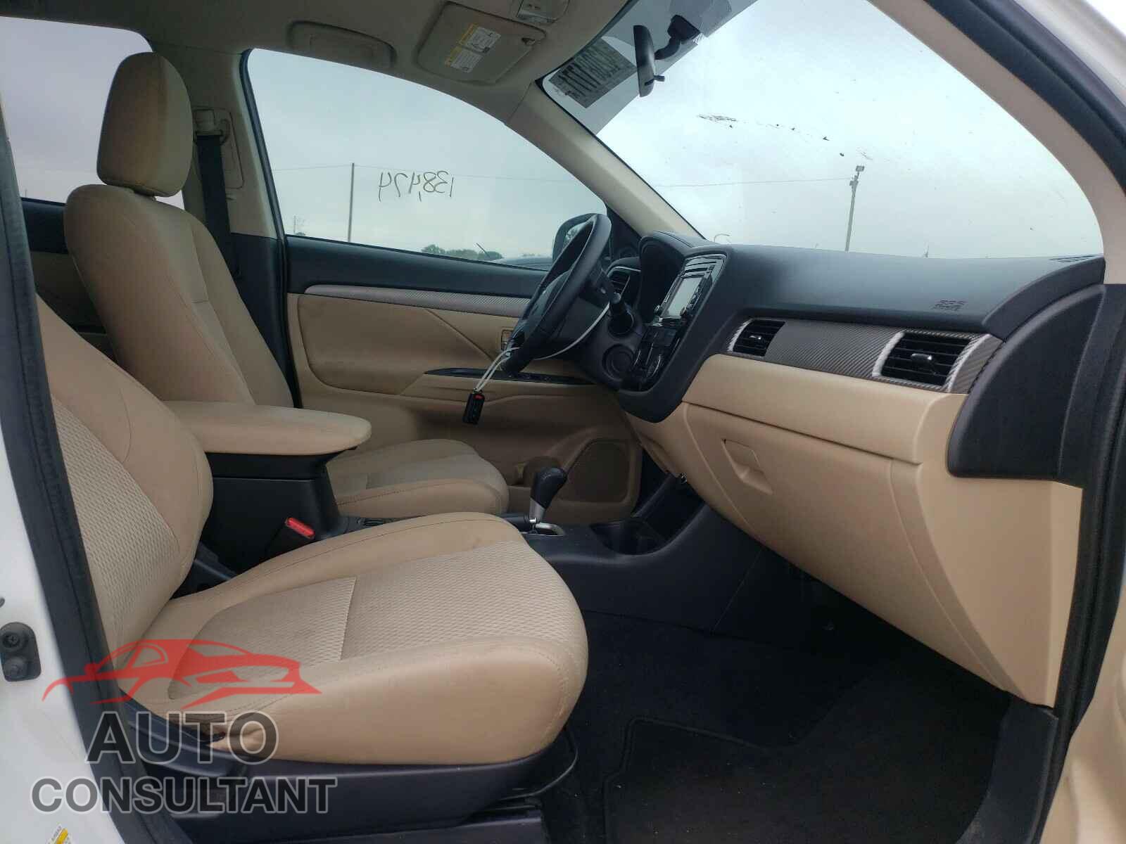 MITSUBISHI OUTLANDER 2016 - JA4AD3A38GZ005157