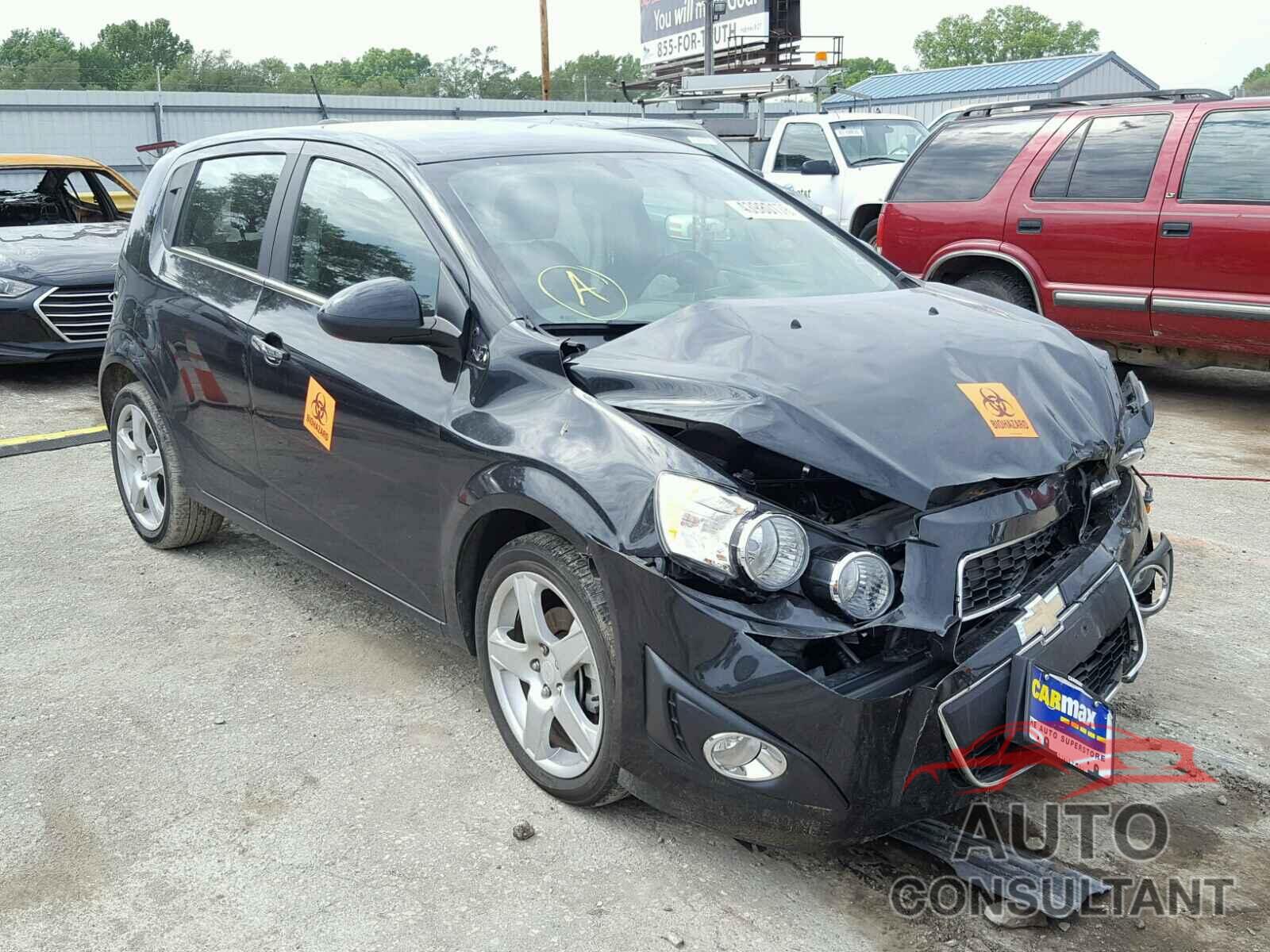 CHEVROLET SONIC 2015 - 1G1JE6SB5F4204682