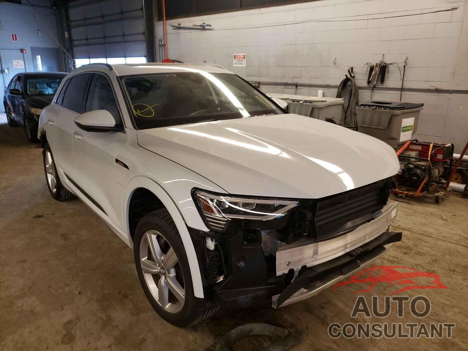 AUDI E-TRON 2019 - WA1LAAGE6KB022281