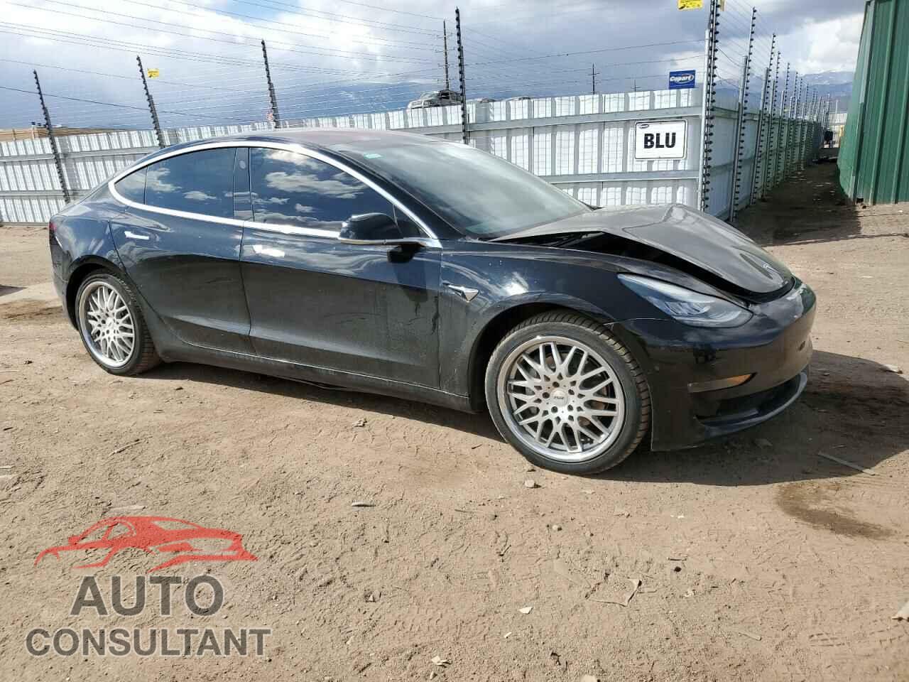 TESLA MODEL 3 2018 - 5YJ3E1EA4JF152176