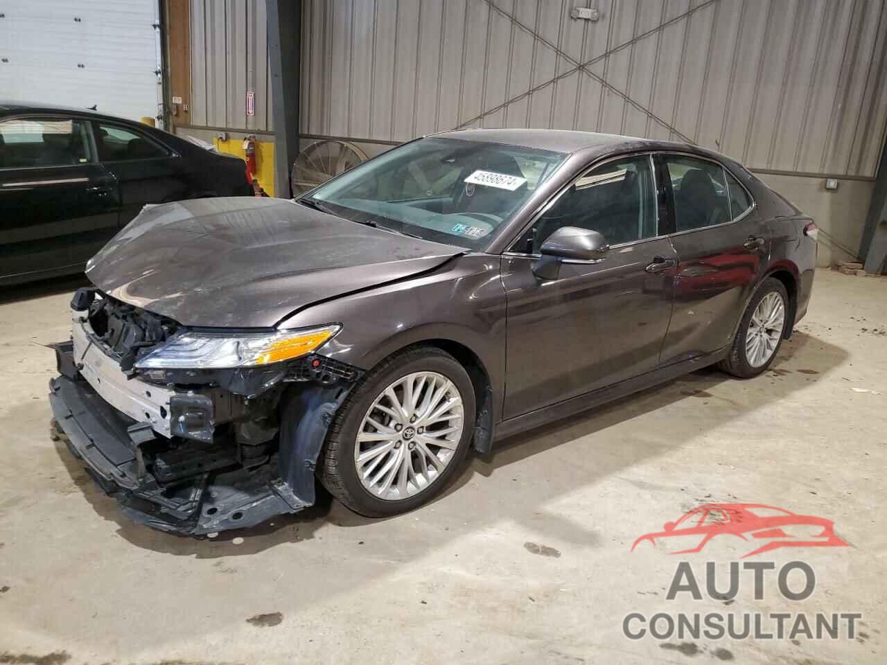 TOYOTA CAMRY 2018 - 4T1B11HK7JU132504